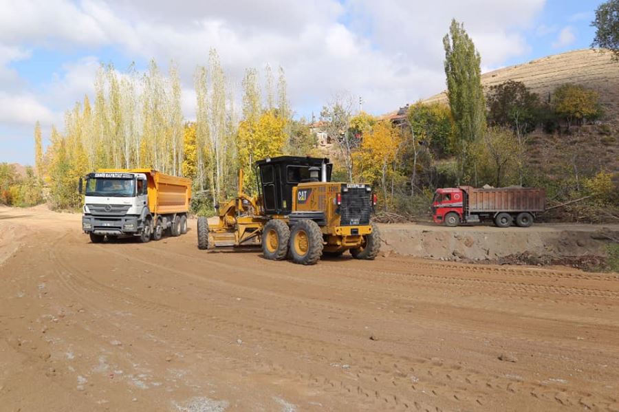 MİLLET BAHÇESİNİN TÜM NOKTALARINA ULAŞIM KOLAYLAŞTIRACAK  YENİ YOLLAR AÇILDI