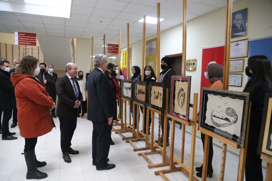 SAĞLIKÇILAR TEZHİP, HAT VE EBRU SERGİSİ AÇTI