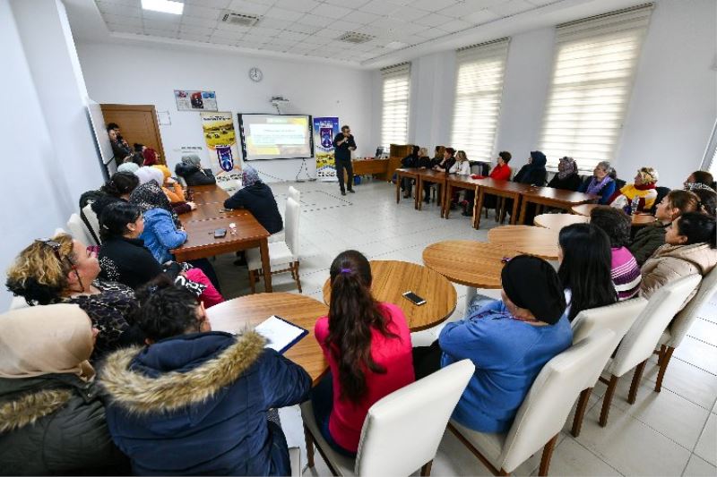 Kadınlar sağlıklı gıdaları öğreniyor