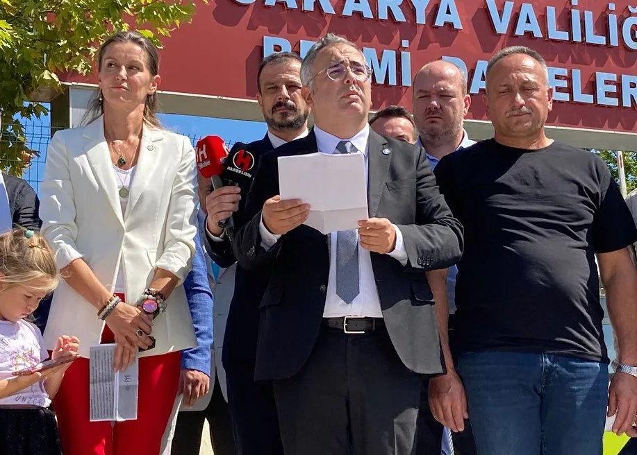 İYİ Parti Sakarya İl Teşkilatı Komple İstifa Etti mi ?