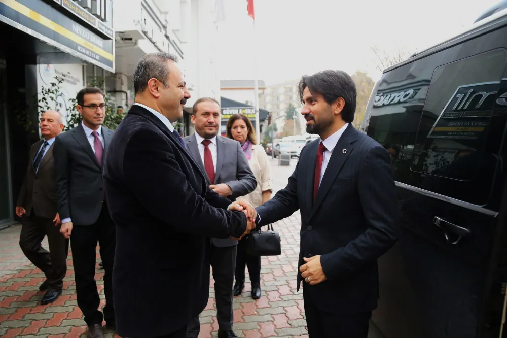 Rektör Arıbaş, Ortaköy Belediye Başkanı Ali Rıza Özdemir’e iade-i ziyarette bulundu