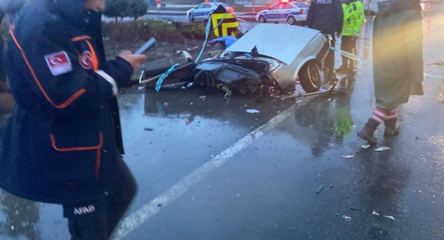 Trafik Kazasında 2 kişi Yaşamını Yitirdi,9 yaralı