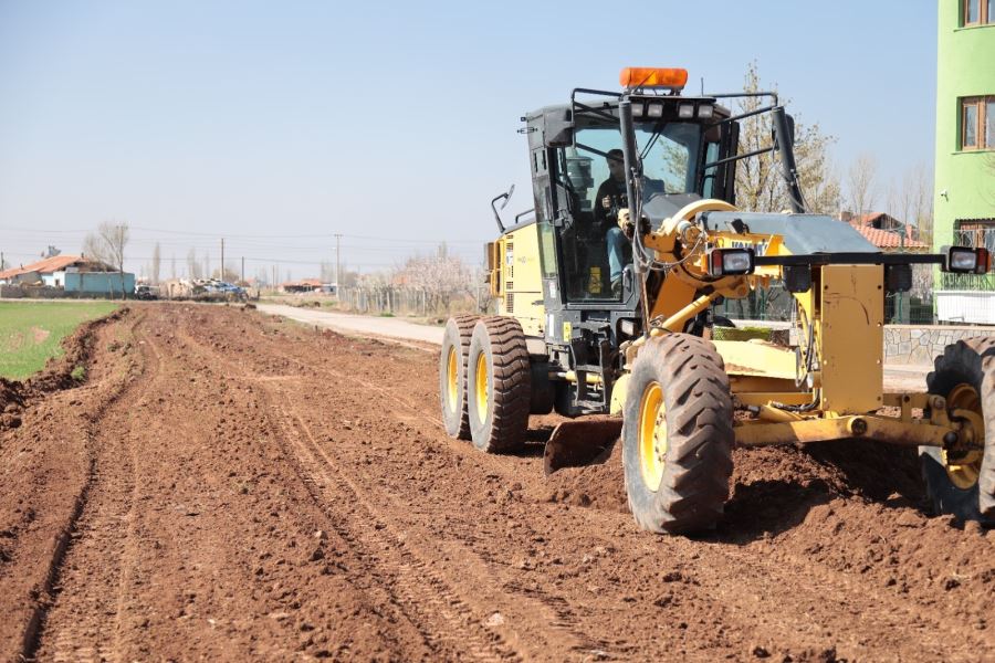 SÜREKLİ BÜYÜYEN, GÖÇ ALAN VE HIZLA GELİŞEN AKSARAY İÇİN YENİ YOLLAR AÇILIYOR