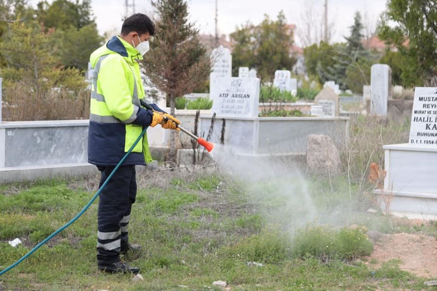 AKSARAY BELEDİYESİ’NDEN KABRİSTANLIKLARDA BAYRAM HAZIRLIĞI