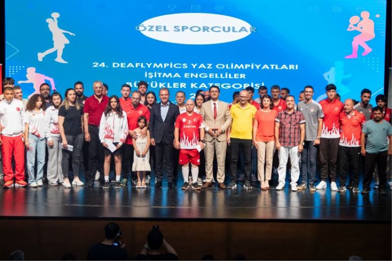 Başarılı sporculara 2,6 milyon lira ödül