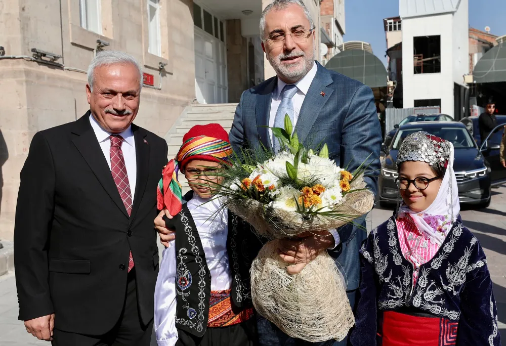 Çalışma ve Sosyal Güvenlik Bakanı Vedat Işıkhan Aksaray’da 