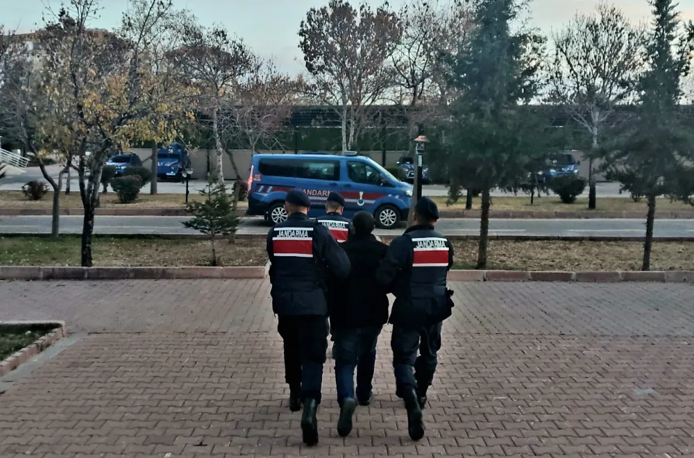 Aksaray’da 25 Yıl Hapis Cezası Bulunan Şahıs Jandarma Operasyonuyla Yakalandı