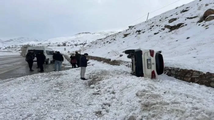 Yüksekova’da trafik kazası: 3 yaralı