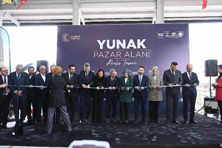 Bakan Göktaş Yunak’ta  kapalı pazar yeri açılışını gerçekleştirdi