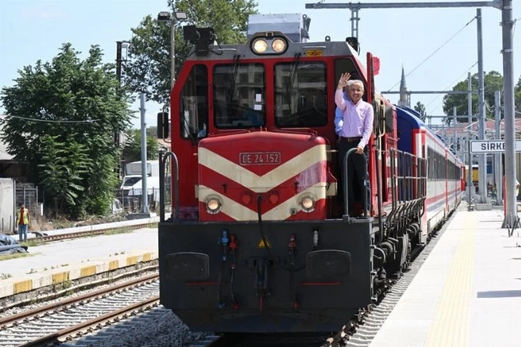 Bakü-Tiflis-Kars Demiryolu Hattı yeniden açıldı