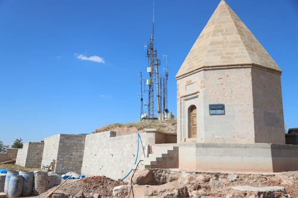  II. Kılıçarslan Türbesi ve Kafeteryasına son dokunuşlar yapılıyor