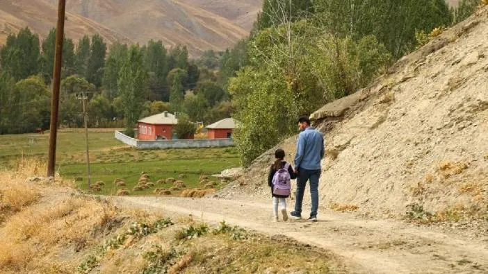 Ders zili sadece Hasret için çaldı