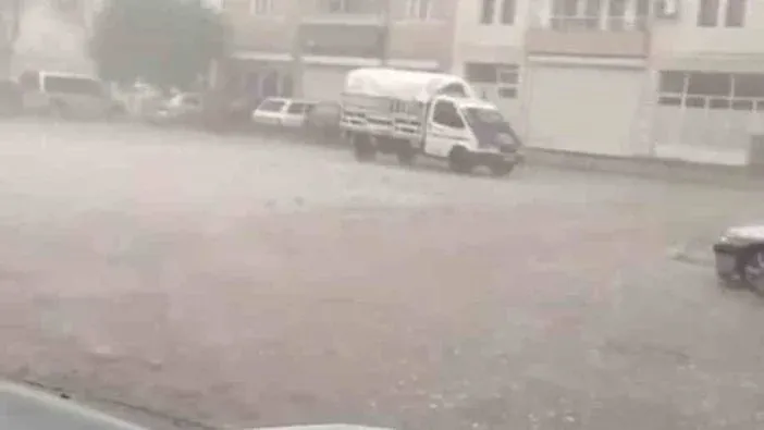 Tokat’ta dolu ve sağanak yağış etkili oldu