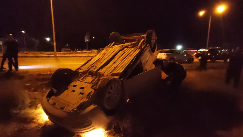 E90 Karayolu’nda Ticari Kamyonet Takla Attı: Sürücü Kayıp