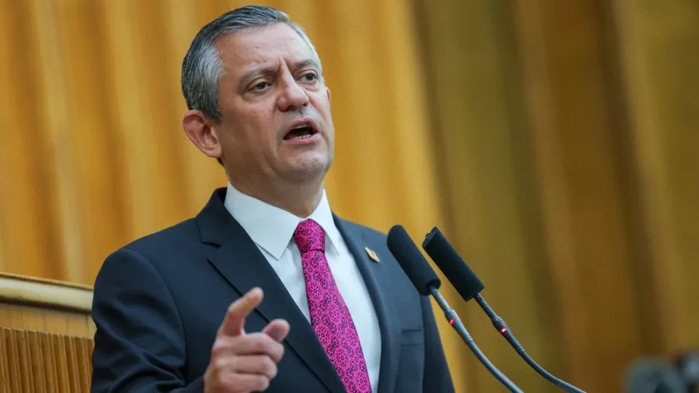 Özgür Özel Cumhur