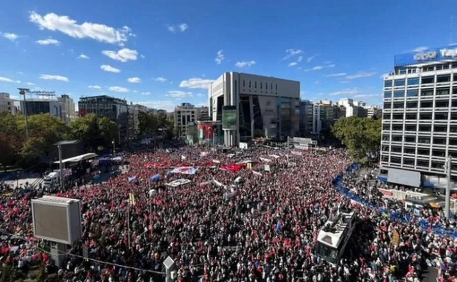 Üç yüz bini aşkın Ankaralı, Gazze için tek yürek oldu