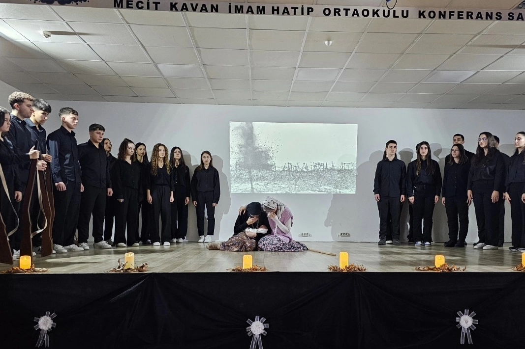 Gazi Mustafa Kemal Atatürk Gölcük