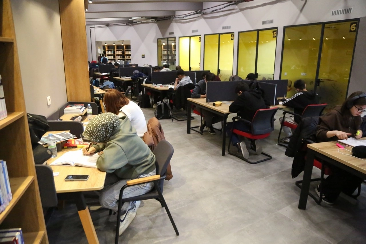 Ara tatilde Akıl Küpü Kütüphaneleri