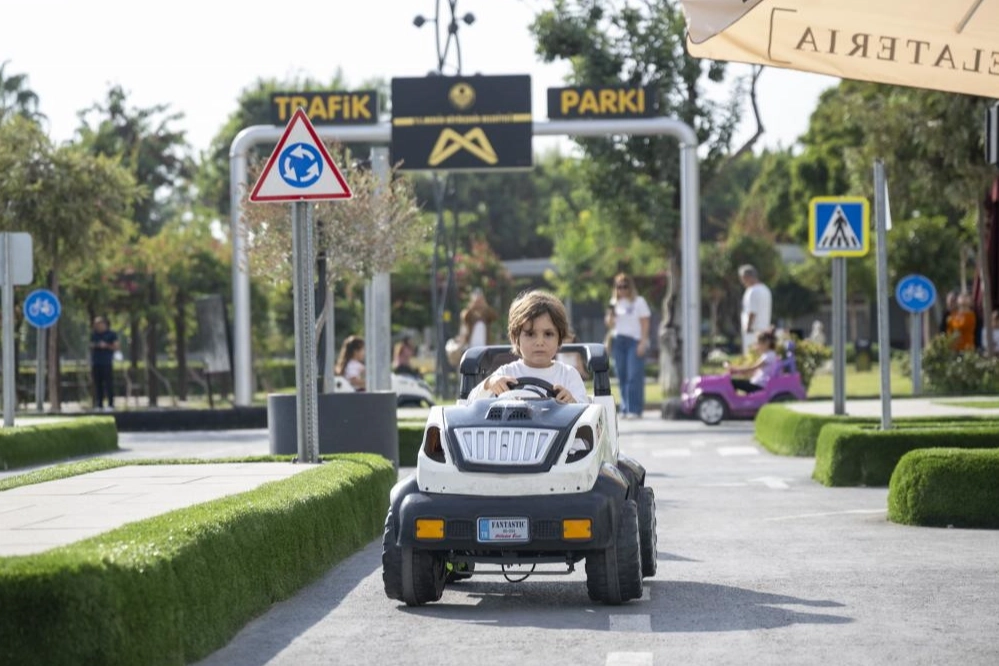 Çocuklar Trafik Parkı