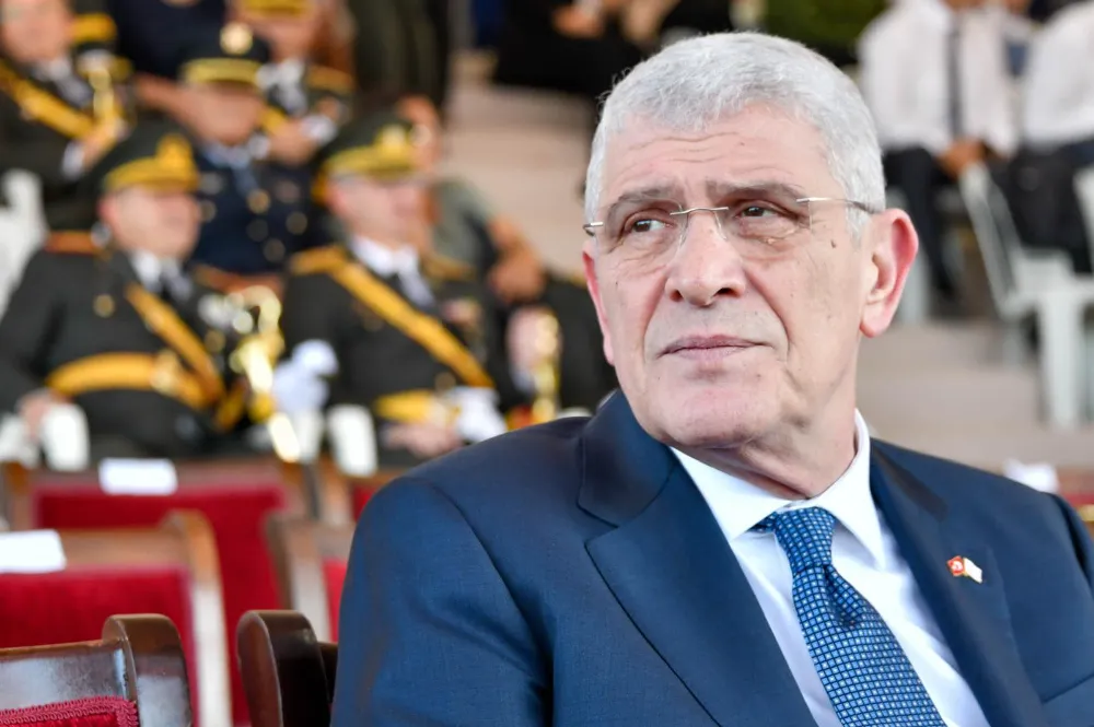 Geleceğimizi Aydınlatan Öğretmenlerimizin Yanındayız