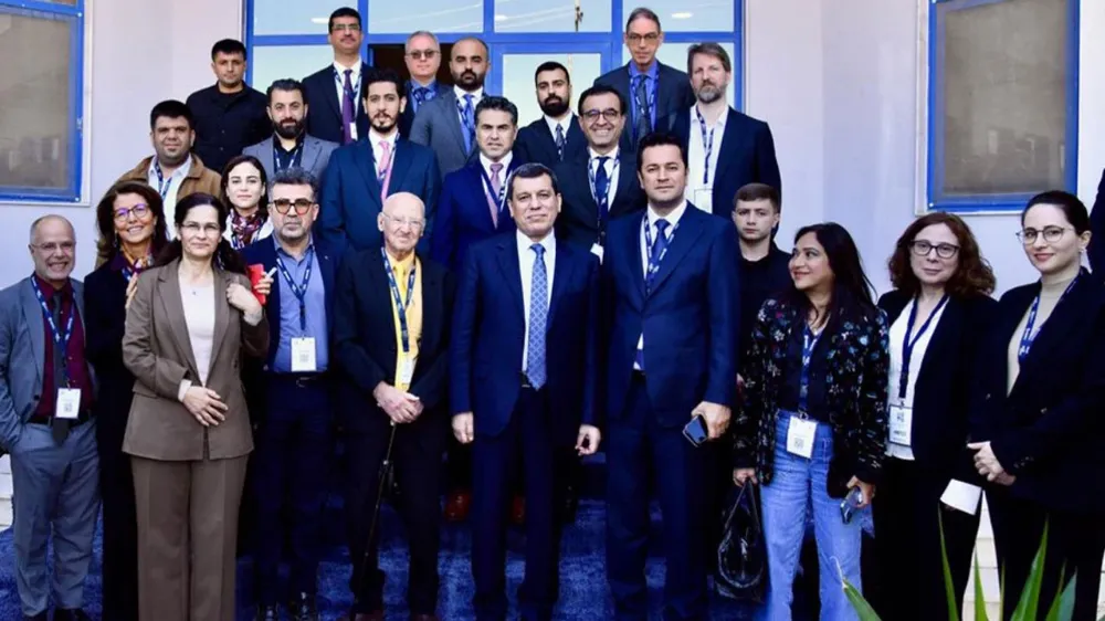 Biz İmralı’ya giden milletvekillerini konuşurken… Öcalan’ın güzelleri uyandı!