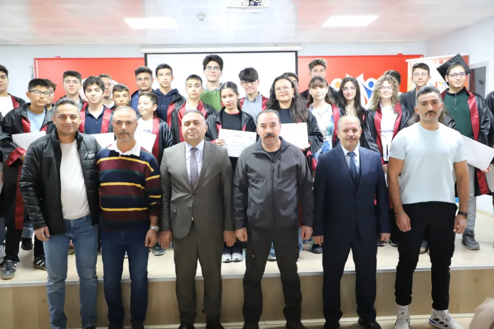 Aksaray’da Deneyap Mezunları Geleceğin Teknolojisini Tasarlayacak Nesil Olarak Sahneye Çıktı