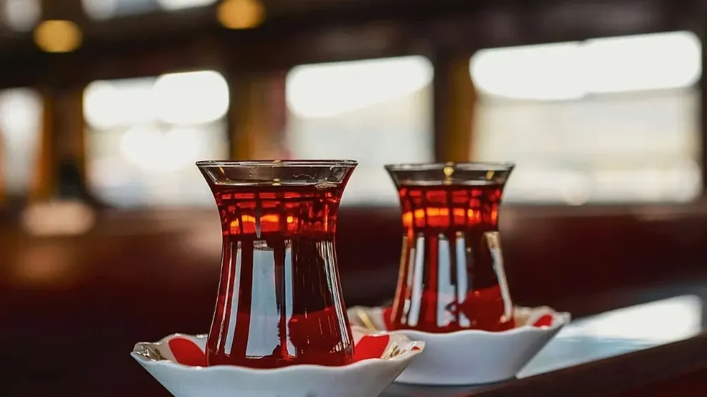 Çayda siyah boya oyunu: Restoran ve kafelerde satılıyor