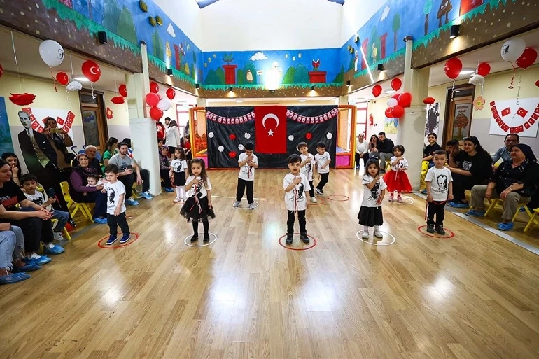 Minikler 23 Nisan