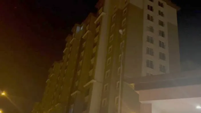 Sitedeki çığlıklar cinayeti ortaya çıkardı! Eşini defalarca bıçakladı