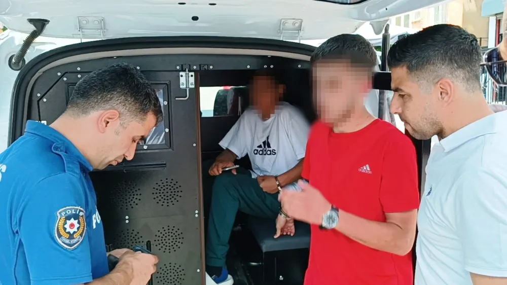 Kavgada polis hastanelik oldu