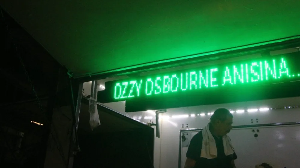 İngiliz efsane Ozzy Osbourne anısına Adana’da lokma dağıtıldı