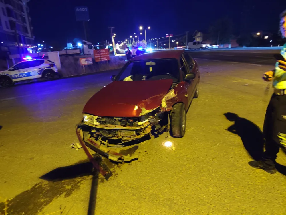 Aksaray’da Çarpıp Kaçan Vicdansız! Yaralı Yolcu Hastaneye Kaldırıldı
