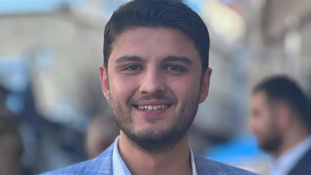 KIZIL ; Seçildiğin Partiyi Bırakıyorsan, Makamı da Bırak!