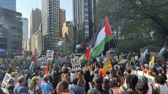New York’ta İsrail protestosuna dev katılım