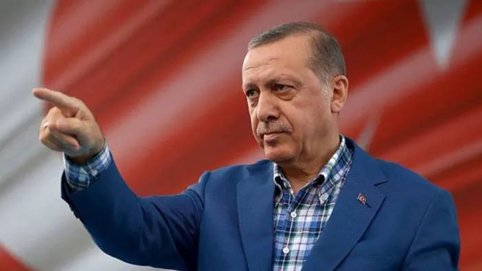 Sinirlenen Erdoğan eski bakanını topa tuttu. 