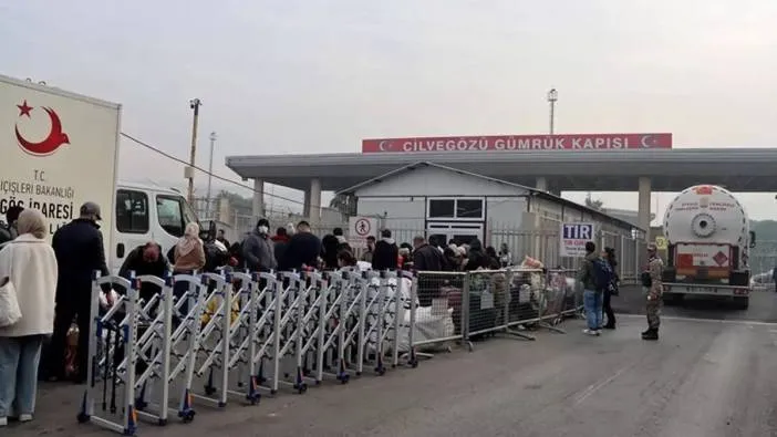 Suriye’ye pasaportla girişler başladı