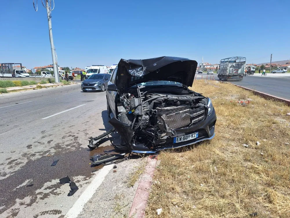 Aksaray’da Zincirleme Kaza: 5 Yaralı! Mahalle Muhtarından Belediyeye Tepki