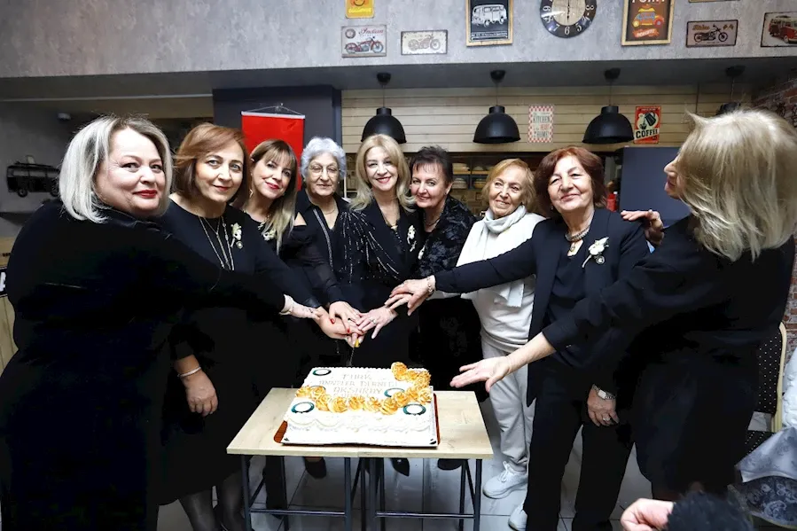 Türk Anneler Derneği’nden Gençlere Moral Gezisi