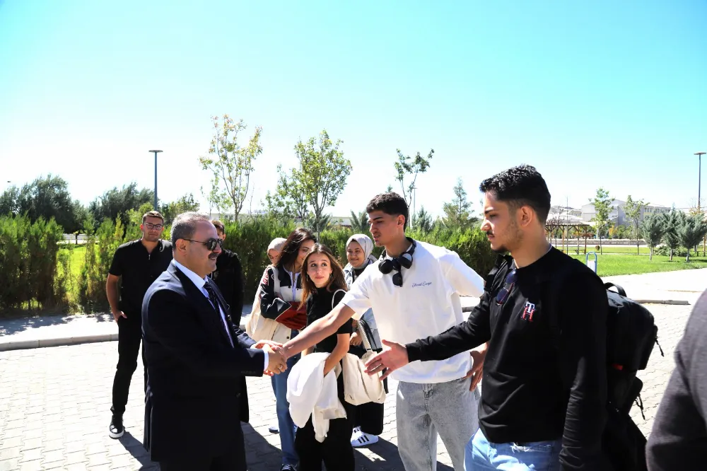 Rektör Arıbaş: “Kampüsümüz sizlerle güzel”