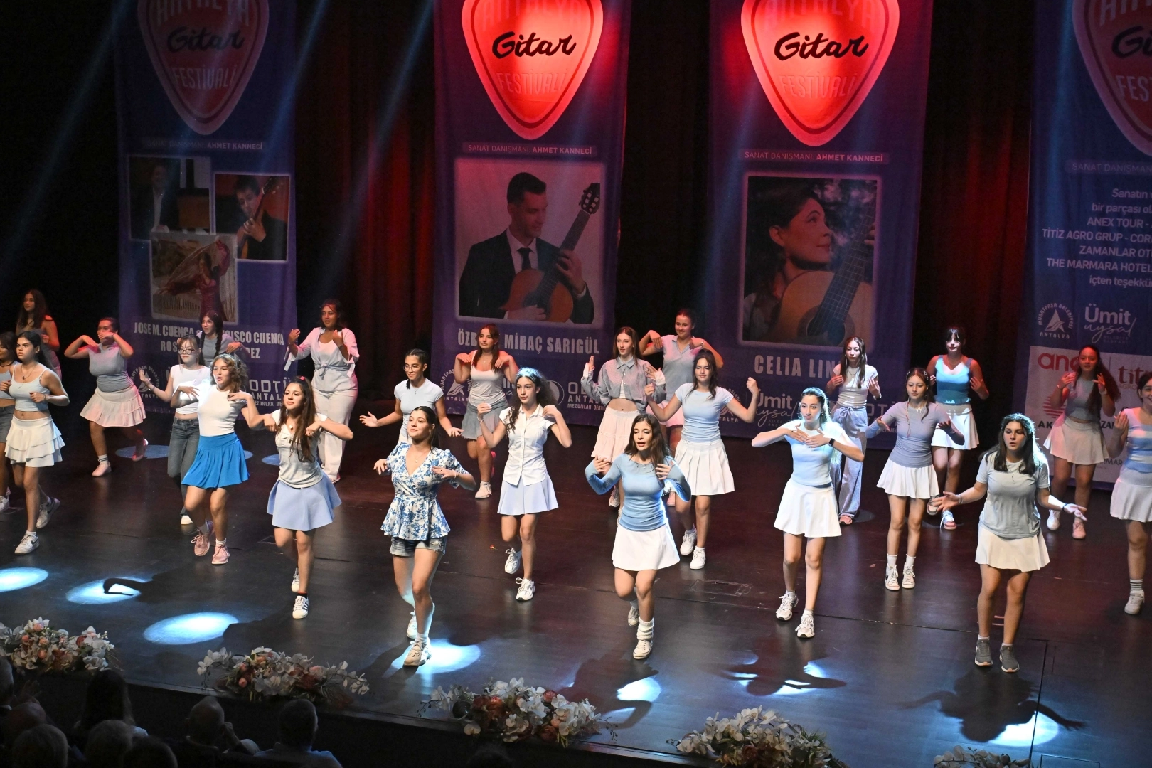 Muratpaşa’da gitarın büyüsü 14’üncü kez sahneye taşındı