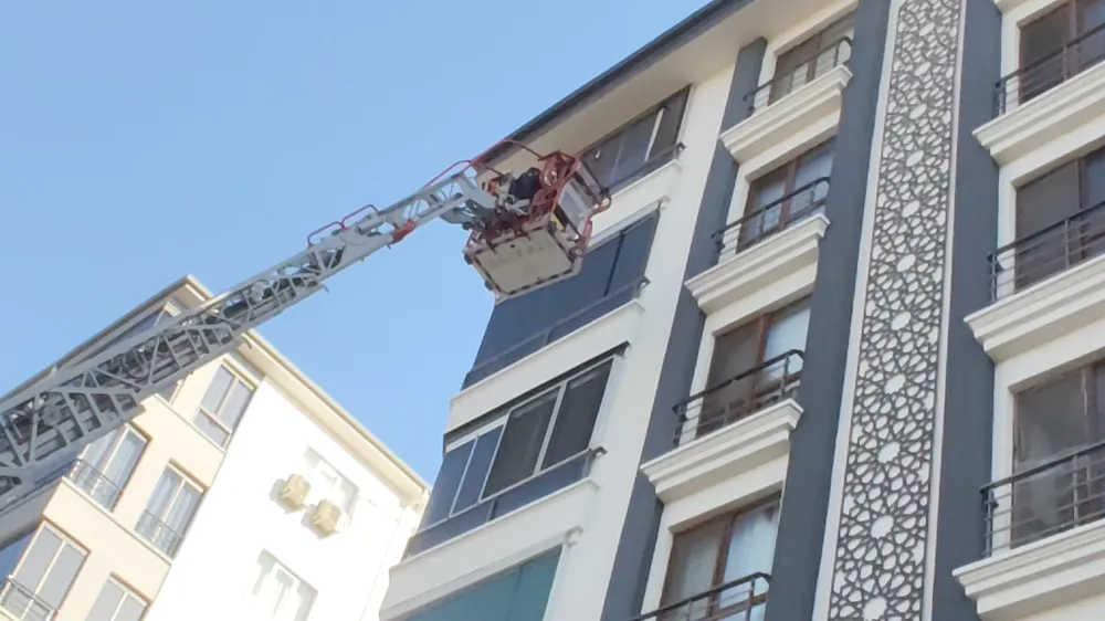 Apartmandan Yükselen Kötü Koku Mahalleliyi ve Ekipleri Harekete Geçirdi
