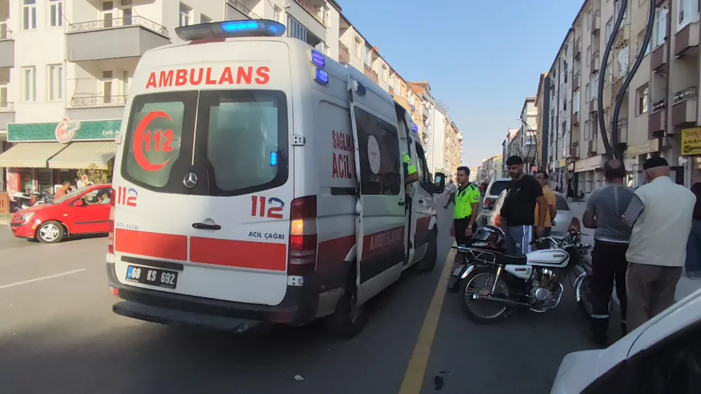 Aksaray’da Motosiklet Yayaya Çarptı: 2 Yaralı
