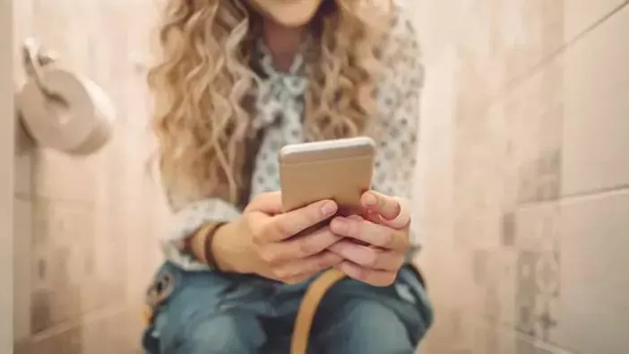Tuvalette telefonla geçen dakikalar basur saçıyor