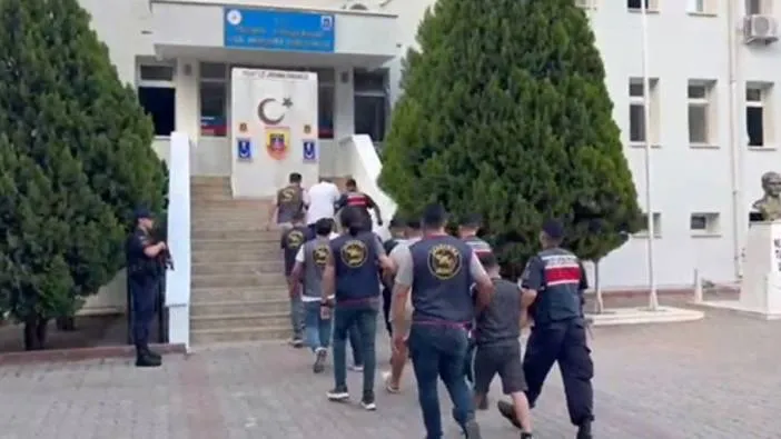 FETÖ tehdidiyle 1 milyon lira dolandırdılar! 5 sahte polis yakalandı