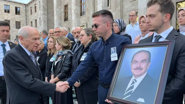 Agâh Oktay Güner toprağa verildi