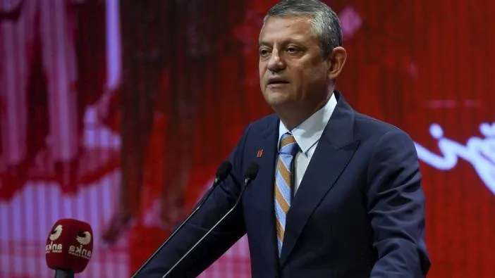 Yandaş kantarın topuzunu kaçırdı: Özel’i öyle bir isme benzetti ki…